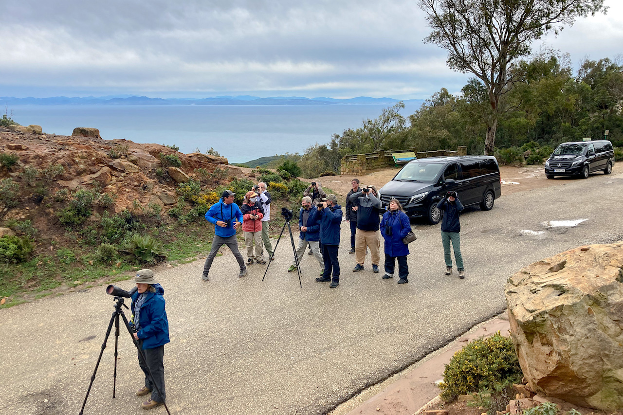 Group at La Cueva del Moro archaeological site, by Sergio Seipke